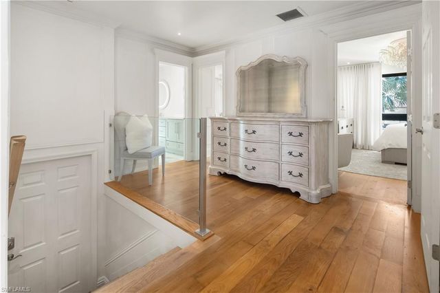 1585 Mullet LN, Naples, FL 34102