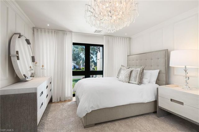 1585 Mullet LN, Naples, FL 34102