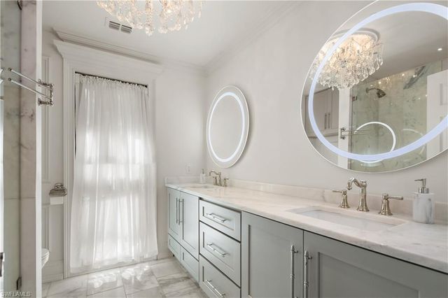 1585 Mullet LN, Naples, FL 34102