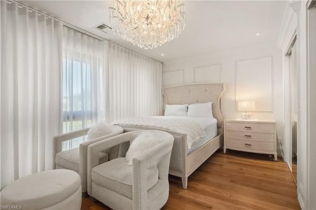 1585 Mullet LN, Naples, FL 34102