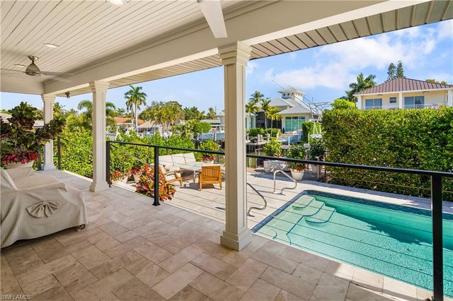 1585 Mullet LN, Naples, FL 34102