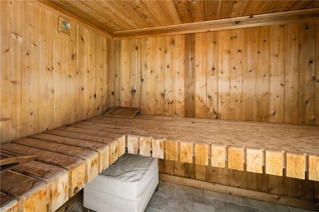 1585 Mullet LN, Naples, FL 34102