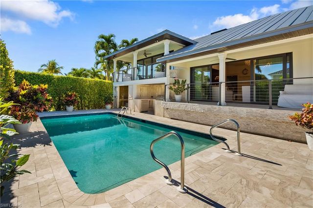 1585 Mullet LN, Naples, FL 34102