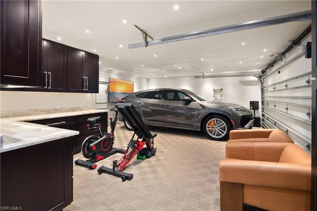 1585 Mullet LN, Naples, FL 34102