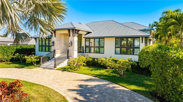 1585 Mullet LN, Naples, FL 34102