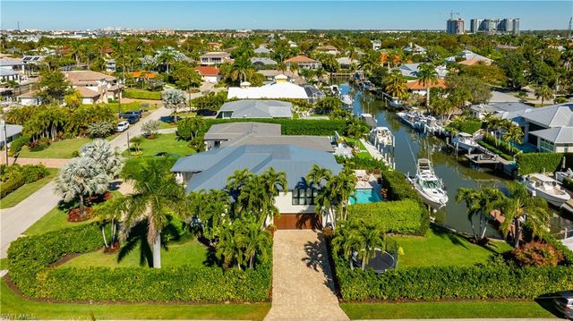 1585 Mullet LN, Naples, FL 34102