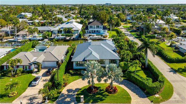 1585 Mullet LN, Naples, FL 34102