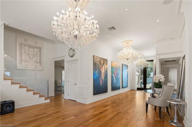 1585 Mullet LN, Naples, FL 34102