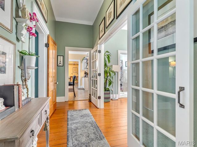 817 Saint Louis Street, Edwardsville, IL 62025