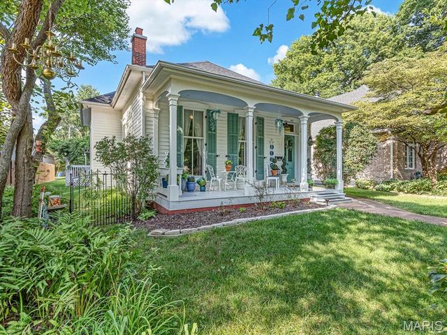 817 Saint Louis Street, Edwardsville, IL 62025