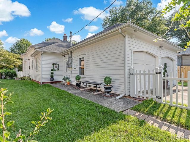 817 Saint Louis Street, Edwardsville, IL 62025
