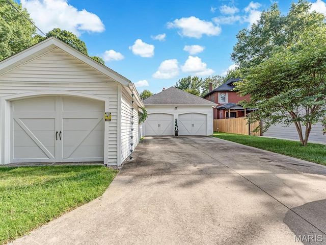 817 Saint Louis Street, Edwardsville, IL 62025