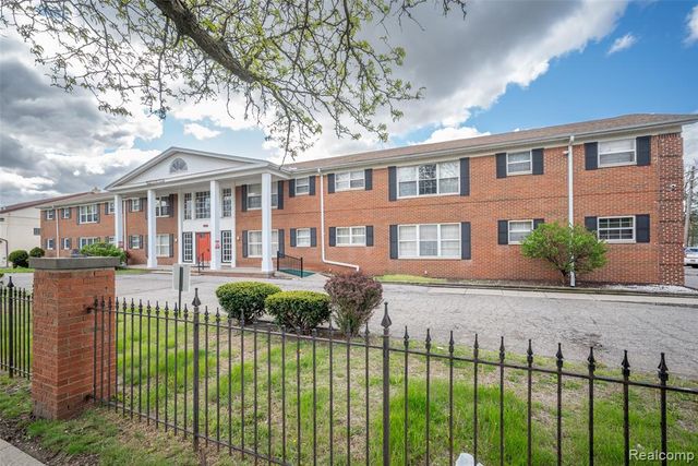 25301 5 Mile Road 227, Redford, MI 48239