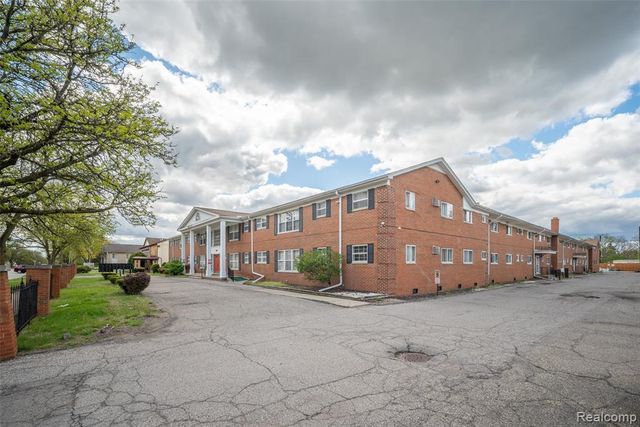 25301 5 Mile Road 227, Redford, MI 48239