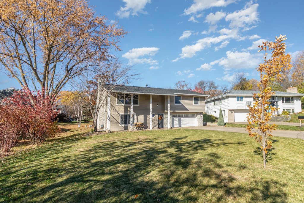 3244 Ensign Court N, New Hope, MN 55427