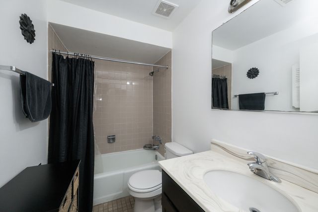 6115 W 94TH Street A5, Oak Lawn, IL 60453