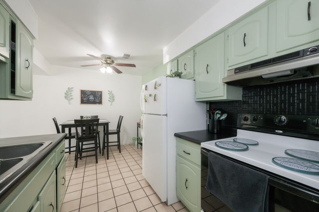 6115 W 94TH Street A5, Oak Lawn, IL 60453