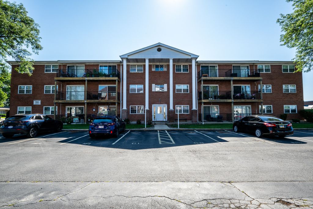 6115 W 94TH Street A5, Oak Lawn, IL 60453