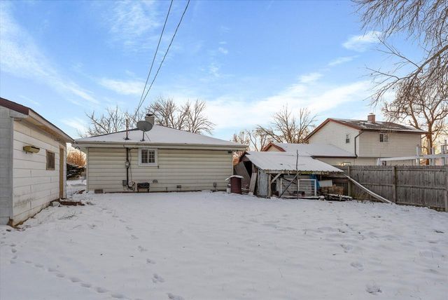 8100 W Green Tree ROAD, Milwaukee, WI 53223