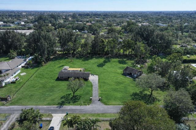 17330 SW 58 Street, Southwest Ranches, FL 33331