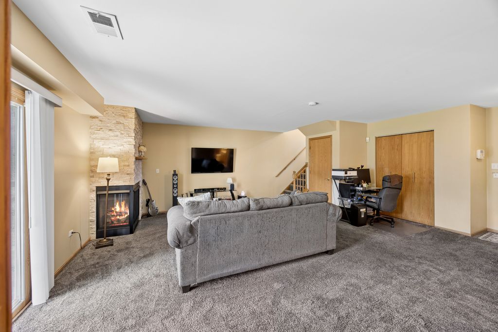 Image 18 of property listing at 6844 Zurich Court 6844, Tinley Park, IL 60477