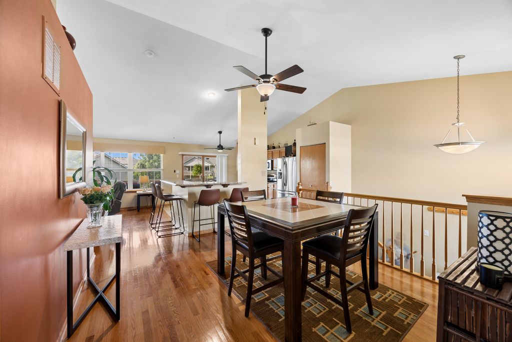 Image 5 of property listing at 6844 Zurich Court 6844, Tinley Park, IL 60477