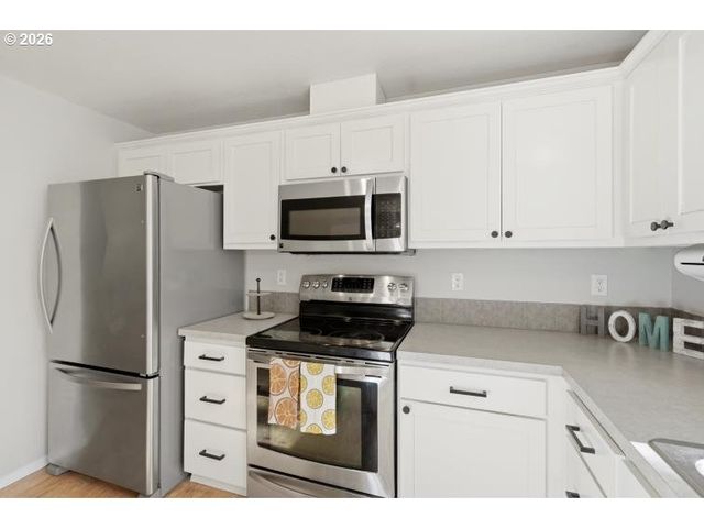466 S CORINNE Dr, Newberg, OR 97132