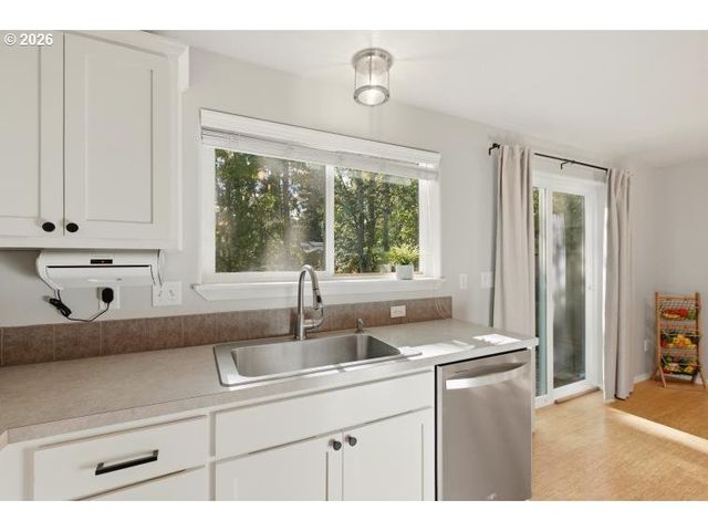 466 S CORINNE Dr, Newberg, OR 97132