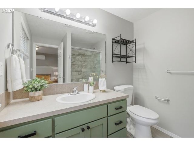 466 S CORINNE Dr, Newberg, OR 97132