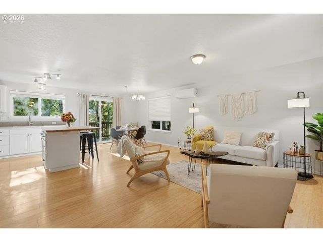 466 S CORINNE Dr, Newberg, OR 97132