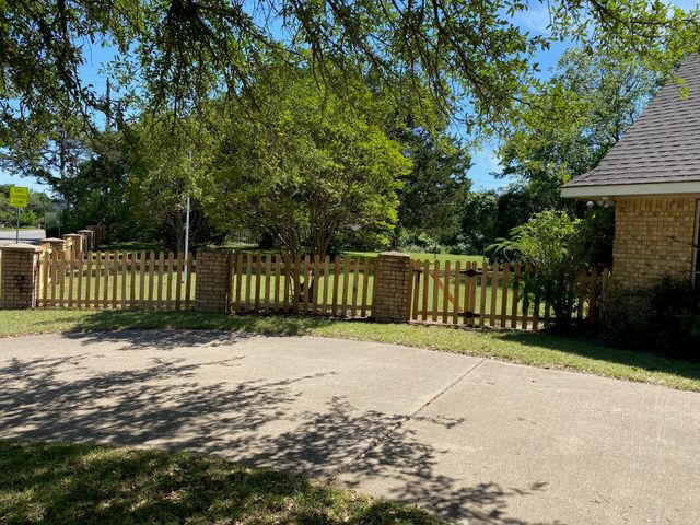 523 Softwood Drive, Duncanville, TX 75137