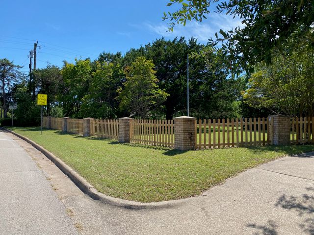 523 Softwood Drive, Duncanville, TX 75137