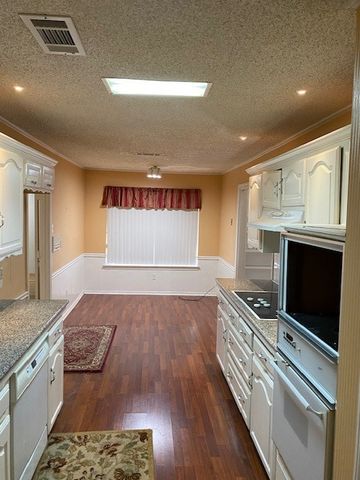 523 Softwood Drive, Duncanville, TX 75137