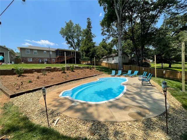 141 Poinsettia Drive, Easley, SC 29642