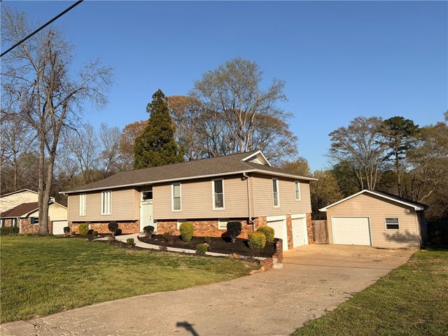 141 Poinsettia Drive, Easley, SC 29642