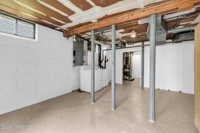 96 E River Road, Rumson, NJ 07760