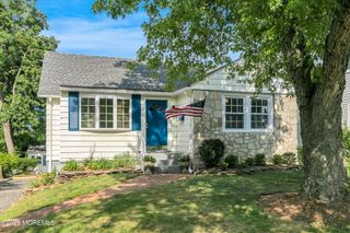 96 E River Road, Rumson, NJ 07760