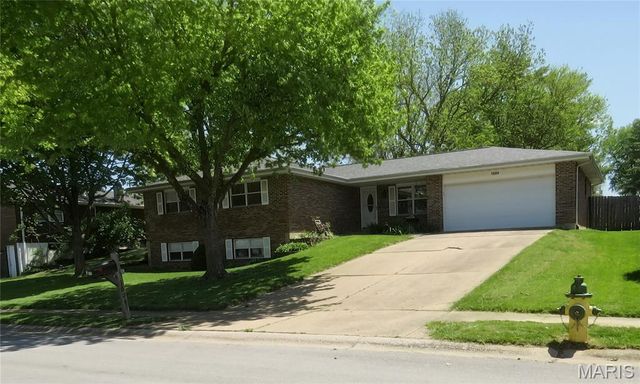 1604 Tamarack Drive, St Charles, MO 63301