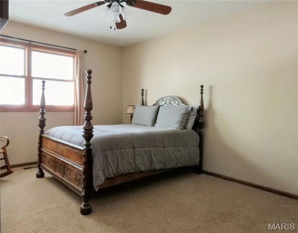 1604 Tamarack Drive, St Charles, MO 63301