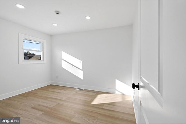 70 PRANGS LN, New Castle, DE 19720