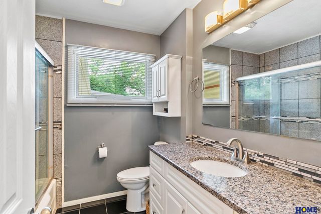 1610 Circle Drive, Lincoln, NE 68506