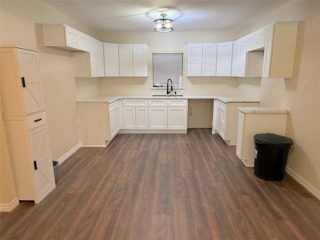 1116 3rd Street, Clute, TX 77531