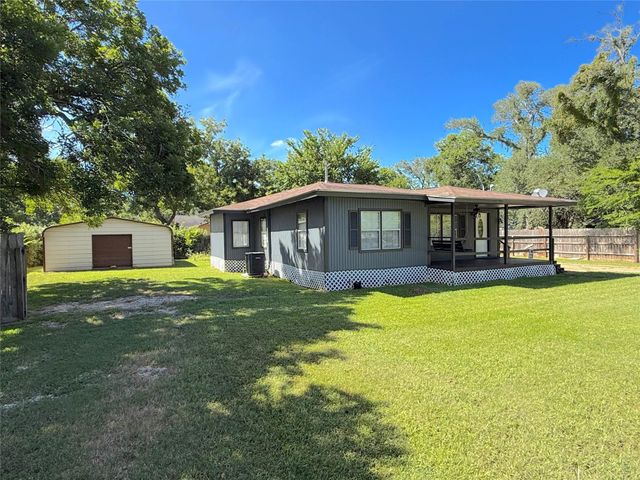 1116 3rd Street, Clute, TX 77531