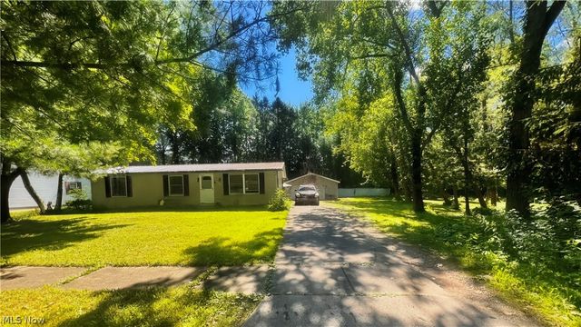 7300 Cliff Drive, Ravenna, OH 44266