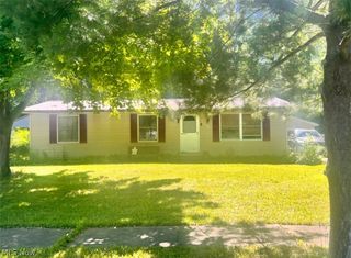 7300 Cliff Drive, Ravenna, OH 44266
