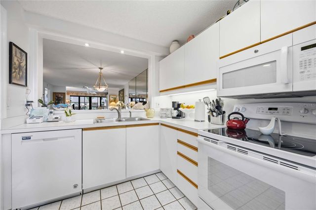 5627 ASHTON WAY 5627, Sarasota, FL 34231