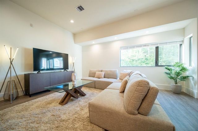 2212 Francis Street, Houston, TX 77004