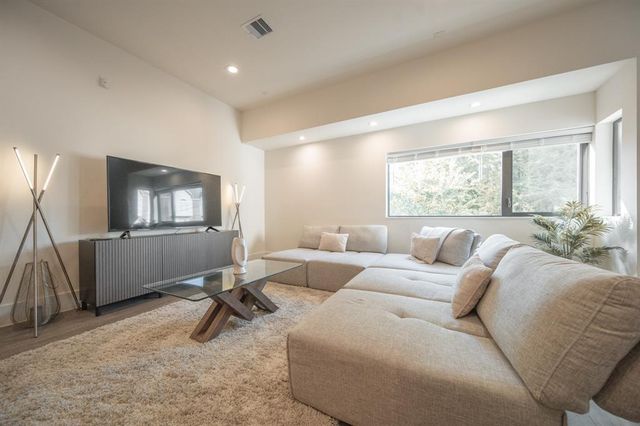 2212 Francis Street, Houston, TX 77004