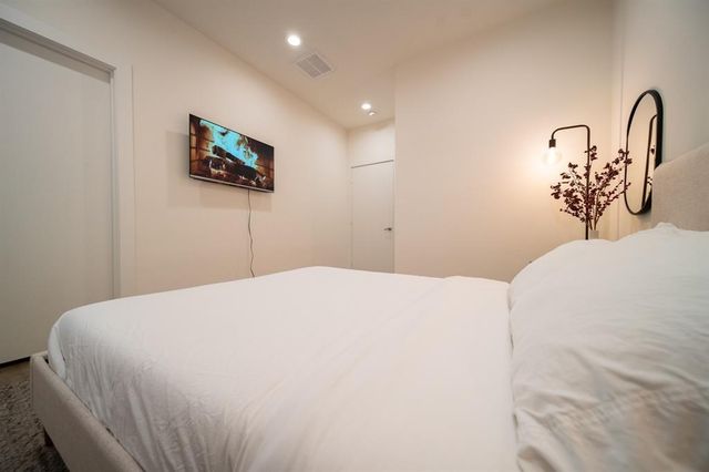 2212 Francis Street, Houston, TX 77004