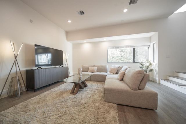 2212 Francis Street, Houston, TX 77004